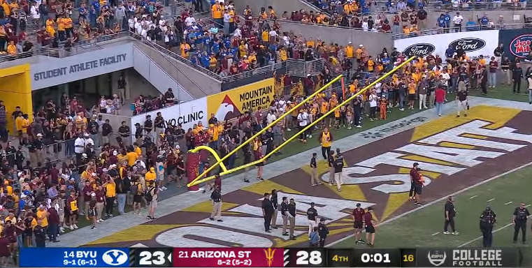 SickosCommittee's tweet photo. Goal posts are going BACK up. https://t.co/utWY9o1k0Z