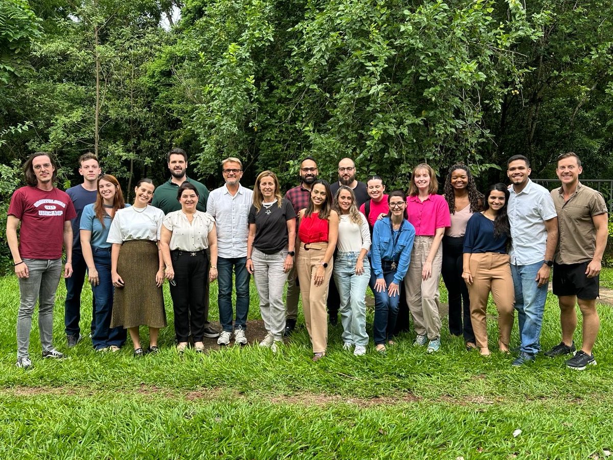 Jonathon Baker, Ph.D. (@jonbakerlab) on Twitter photo A great week at FOP-UNICAMP!  We brainstormed ways to get dentists involved in National Action Plans being implemented to combat antibiotic resistance (AMR), showed how to use sequencing to analyze AMR, and also practiced developing grant proposals with the  students 🇳🇴🇧🇷🇺🇸 A great week at FOP-UNICAMP!  We brainstormed ways to get dentists involved in National Action Plans being implemented to combat antibiotic resistance (AMR), showed how to use sequencing to analyze AMR, and also practiced developing grant proposals with the  students 🇳🇴🇧🇷🇺🇸