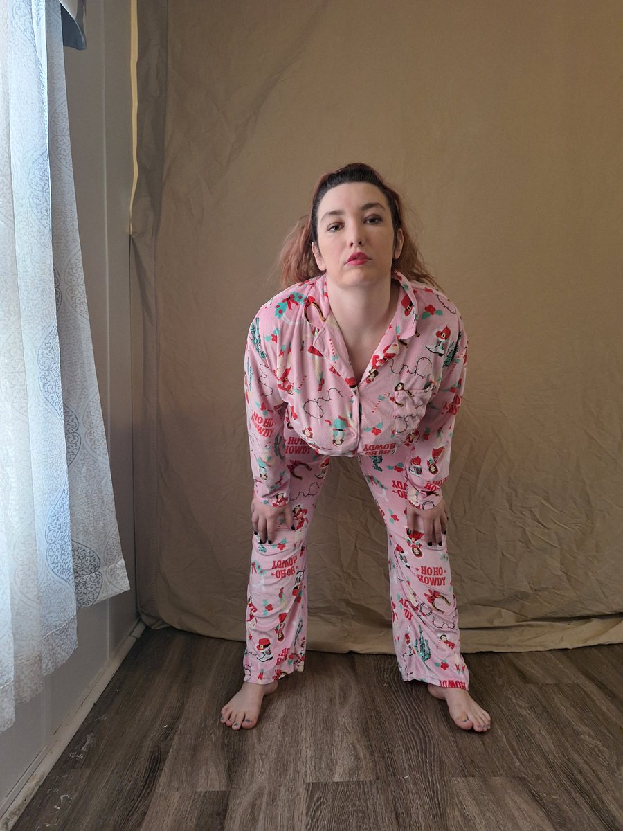 AngelBlueRose97's tweet photo. Got new outfits for my content. You know what to do. 😘 https://t.co/UFW4LFbEWp