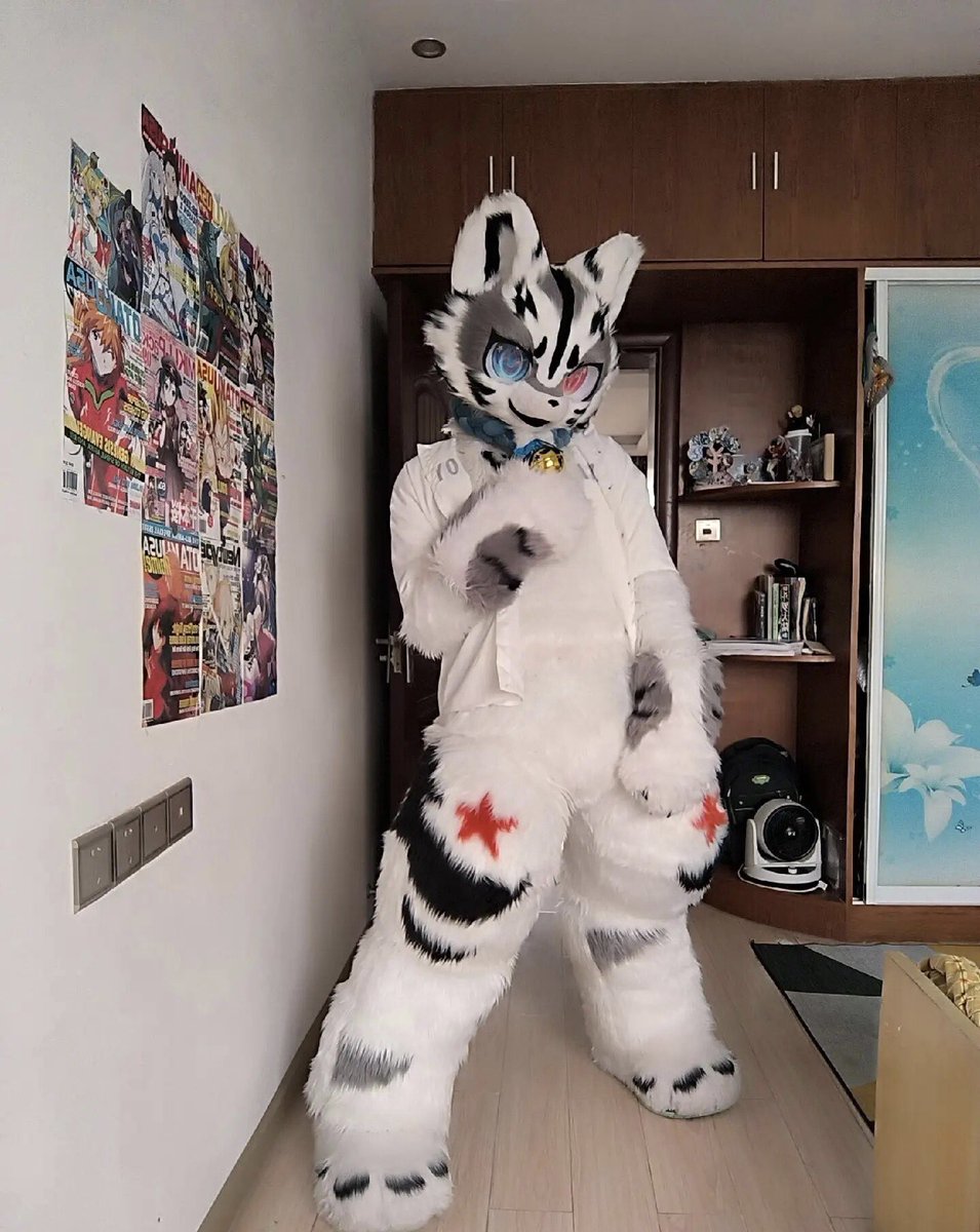 brandendoki's tweet photo. How about this Fursuit? Anyone like it?#furry #fursuit #fursuiter #fursuitmaker #furrycommunity #furrycommission #fursuitcommission https://t.co/r68m8WIMqX