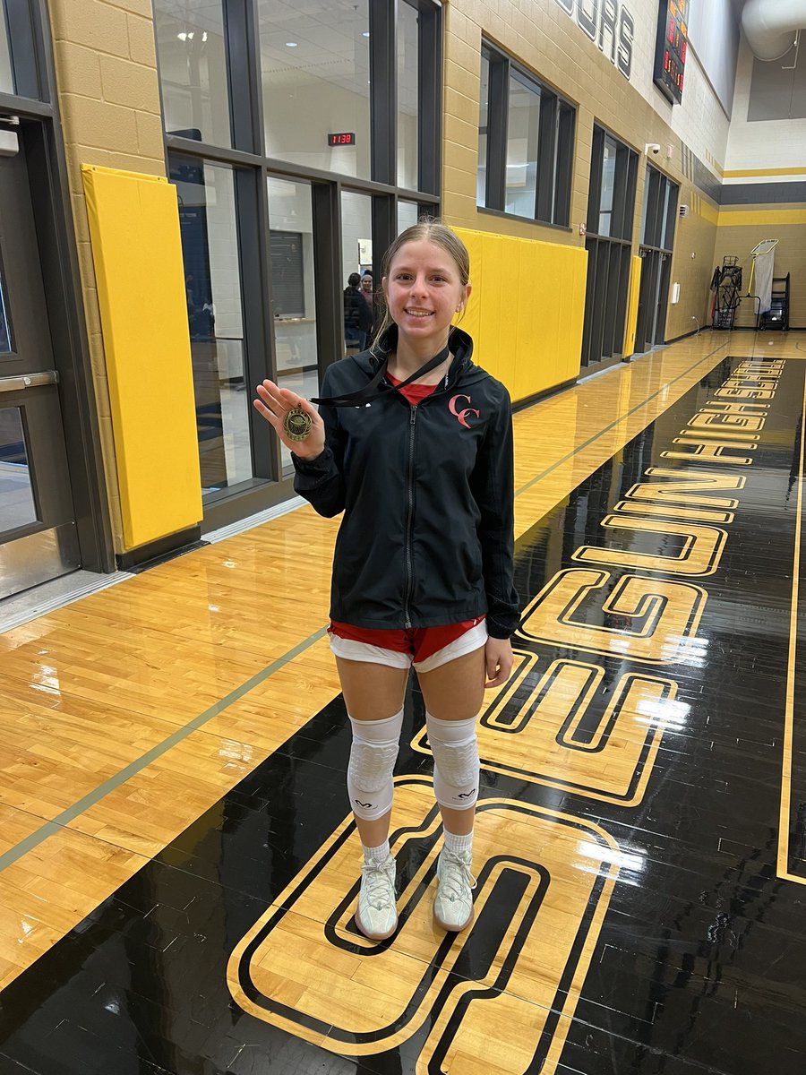 Cougarettebball's tweet image. Ending the tournament 3-2 with a 68-18 win over Kennedy this morning. And a big congrats to our #3 Carlee Sturm for being named the All-Tournament player🏀❤️ #DefyTheOdds