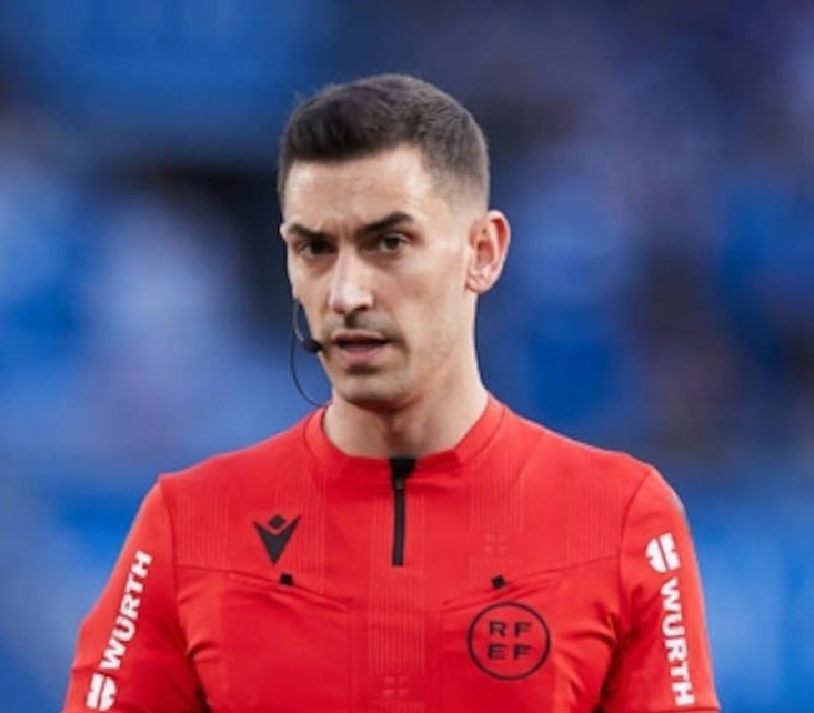 RuymanAlmeidaP's tweet photo. El fútbol ha muerto. Lo mató un árbitro, tal día como hoy, 23 de Noviembre de 2024, en Gran Canaria. Descanse en paz. https://t.co/uvXG46LFe9