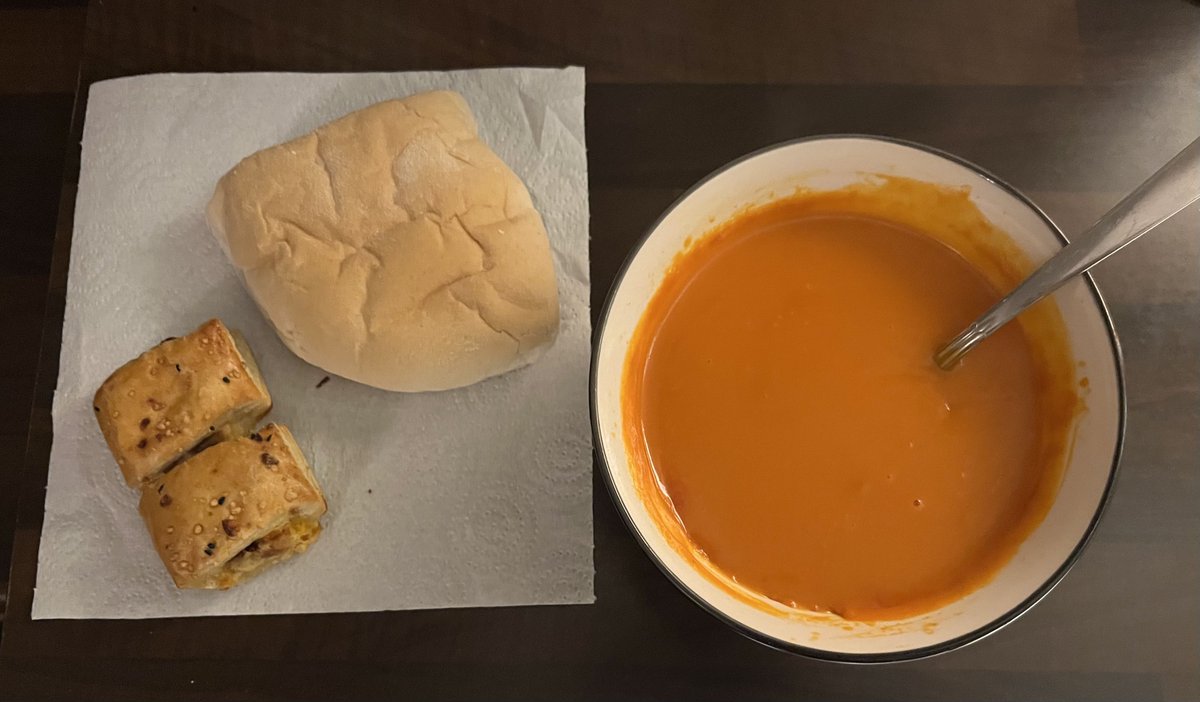 hikingshawty's tweet photo. today i walked eight miles and i had tomato soup with bread + sausage rolls for dinner :) https://t.co/ajA2DKAfF3