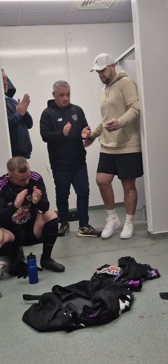 Boldfc (@boldfc_) on Twitter photo Across this season we are working with <a href="/stateofmindsprt/">State of Mind</a> on mental health in football
Just before today's game <a href="/danscully8/">danny sculthorpe</a>
Came in to have a chat with the lads on how we can control ourselves when we play
Fantastic presentation wishing you all the best Across this season we are working with <a href="/stateofmindsprt/">State of Mind</a> on mental health in football
Just before today's game <a href="/danscully8/">danny sculthorpe</a>
Came in to have a chat with the lads on how we can control ourselves when we play
Fantastic presentation wishing you all the best