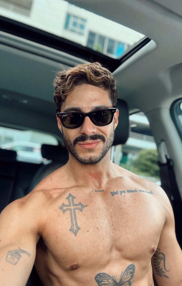 IvanFburitica's tweet photo. Después del gym. https://t.co/FnNgvWwxGA