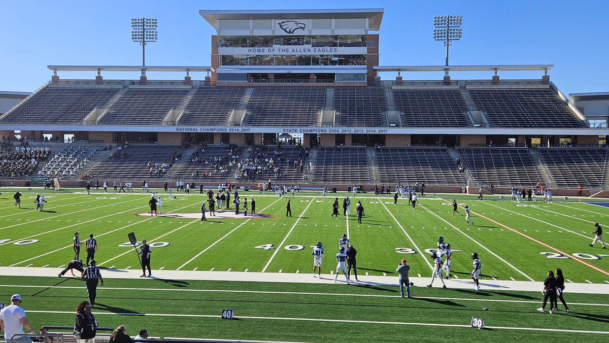 2nd Round Playoff Action <a href="/NFHS_TrueNorth/">North Forney HS</a> #WAWG #FlyFalconsFly #NorthSidePride