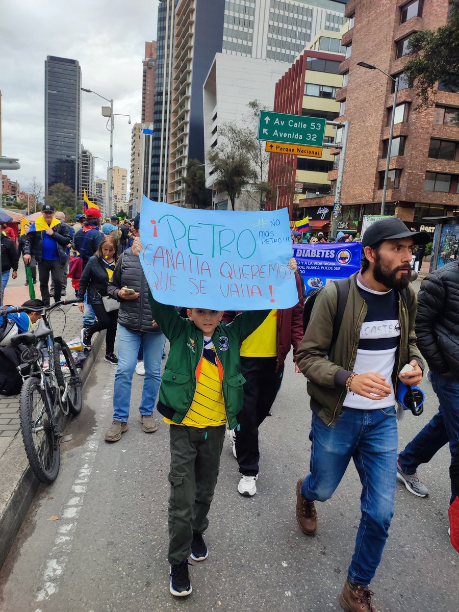 No al adoctrinamiento de la niñez, sí a la ortografía y a la reforma de la educación.