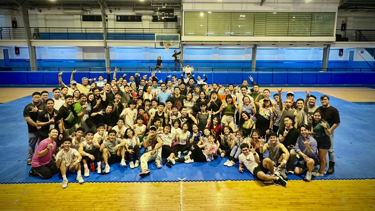 dawinsanbrns's tweet photo. They really learned from last year! Ang saya! Mapapakanta at indak ka talaga! You got this, Adamson Pep! 🩵🤍👏🏻🎤⭐️⭐️⭐️

#UAAPCDC2024
#UAAPSeason87 
#adamsonpepsquad https://t.co/dixtJDQeRE