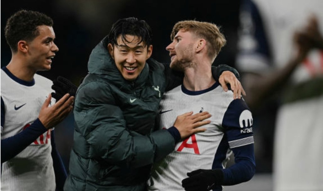 winnieso317's tweet photo. #SonHeungMin #sonny7 #son #HMSON #tottenham #spurs #coys #thfc #captain #korean https://t.co/GYTnIGBnIG