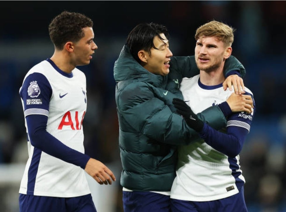 winnieso317's tweet photo. #SonHeungMin #sonny7 #son #HMSON #tottenham #spurs #coys #thfc #captain #korean https://t.co/GYTnIGBnIG