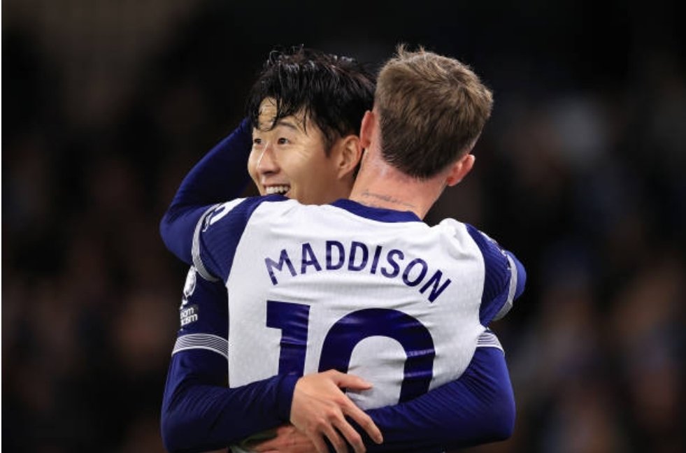 winnieso317's tweet photo. #SonHeungMin #sonny7 #son #HMSON #tottenham #spurs #coys #thfc #captain #korean https://t.co/GYTnIGBnIG