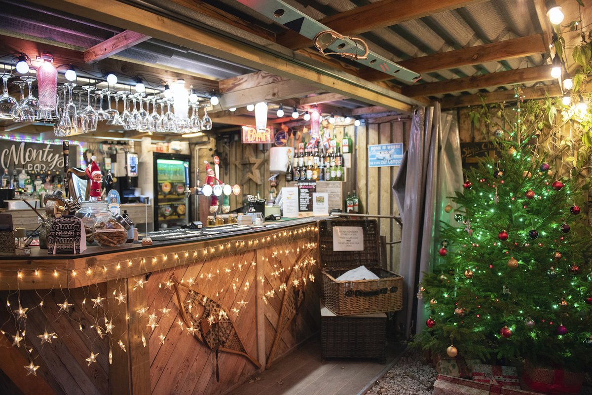 Christmas is only around the corner🎄✨

Why not spend yours at a cosy campsite?

Browse Premier Parks campsites open over the festive period via our website.

📸 Check out this fabulously festive snap from Back of Beyond Touring Park, Devon.

#premierparks #xmasholidays