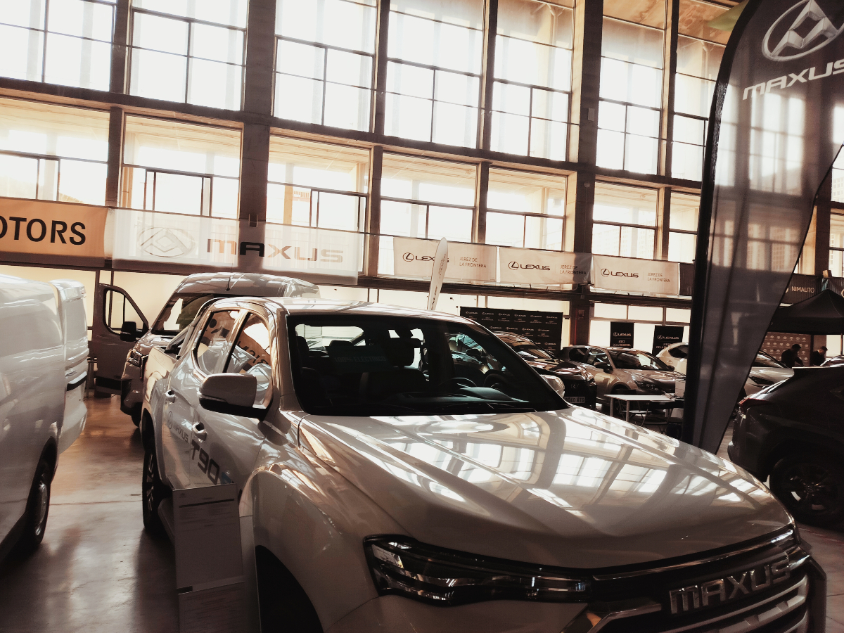 SalonMotorsur's tweet photo. 🔚Finaliza el segundo día de #Motorsur, pero no te preocupes ¡mañana volvemos a abrir nuestras puertas!🚗

Mañana Domingo estaremos esperándote de 11 a 18h 🕚¡para que disfrutes de las últimas Ofertas que tenemos preparadas! 

Te esperamos❗
#SalonMotorsur2024 #IFECAJerez https://t.co/fgbHvq3MSs