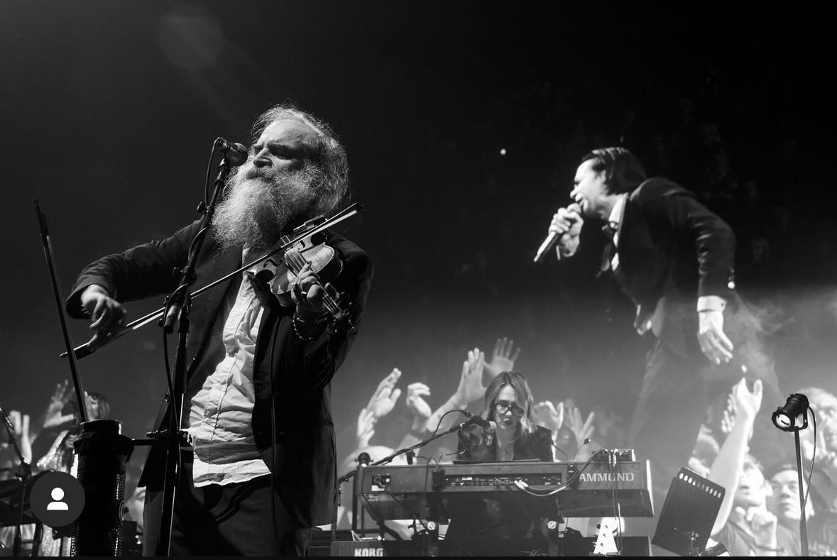 🔴 On Air : Concert de <a href="/nickcave/">Nick Cave & The Bad Seeds</a> &amp; the Bad Seeds enregistré à <a href="/Accor_Arena/">Accor Arena</a> #MichkaAssayas <a href="/franceinter/">France Inter</a> <a href="/inter_presse/">France Inter Presse</a> <a href="/piasfrance/">[PIAS] France</a> <a href="/AEGPresentsFR/">AEG Presents France</a> Mix <a href="/radiofrance/">Radio France</a> &amp; <a href="/warrenellis13/">Warren Ellis</a> #Partenariat