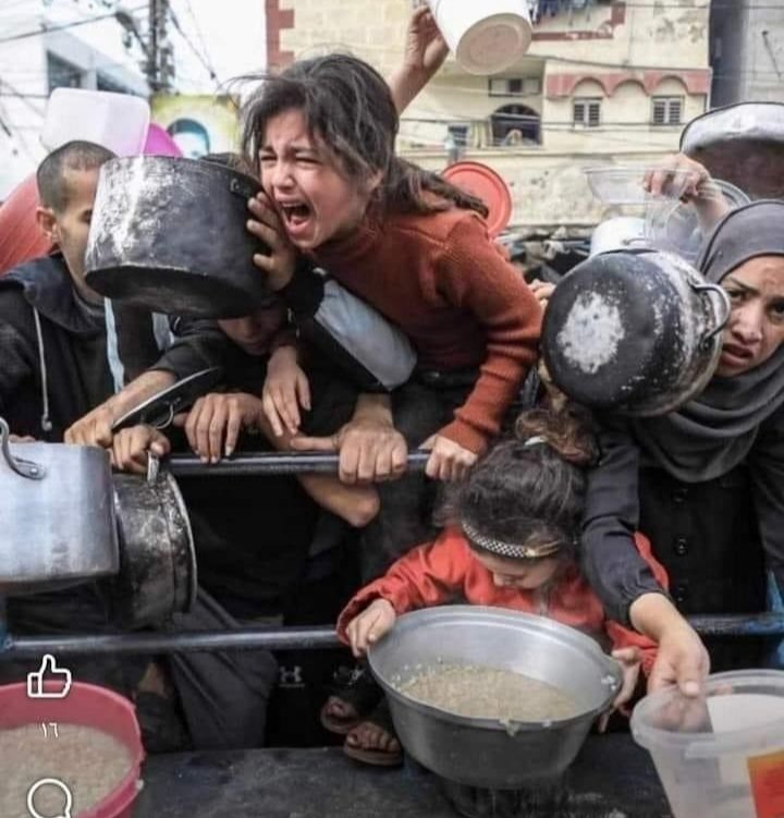 sinasz2's tweet photo. در عجبم 

دردش را میبینم و قلبم هنوز متلاشی نشده است 💔
خدایا به حق این کودکان مظلوم
عجل لولیک الفرج https://t.co/ENe0OvO9ij