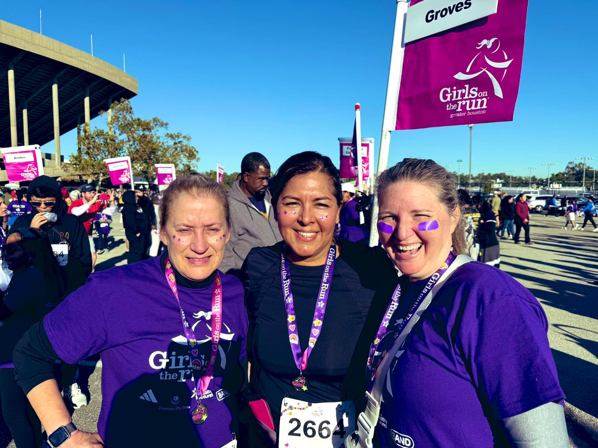 What a beautiful day to cheer on the amazing Groves <a href="/GirlsOnTheRun5K/">Girls On The Run 5K</a> team! 🏃‍♀️🏃‍♀️They were amazing. Thanks to sponsors Stephanie Dye, Rebecca Clauss &amp; <a href="/ZairaPGA/">SraGomez_GE</a> .💙💛 <a href="/HumbleISD/">Humble ISD</a> <a href="/StephanieRDavi1/">Stephanie Davis</a> <a href="/Christy_Erb/">Christy Erb</a>