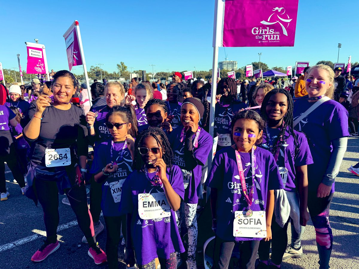 HumbleISD_GE's tweet photo. What a beautiful day to cheer on the amazing Groves @GirlsOnTheRun5K team! 🏃‍♀️🏃‍♀️They were amazing. Thanks to sponsors Stephanie Dye, Rebecca Clauss &amp; @ZairaPGA .💙💛 @HumbleISD @StephanieRDavi1 @Christy_Erb https://t.co/pwsojG186C