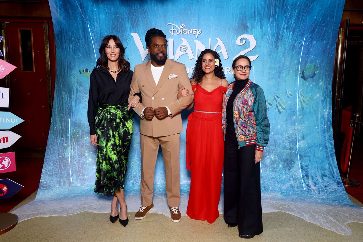 Magnifique avant première de #Vaina2 ce soir au ⁦<a href="/LeGrandRex/">Le Grand Rex</a>⁩ . Merci et bravo a toutes les voix françaises du film et aux équipes ⁦<a href="/DisneyFR/">Disney</a>⁩