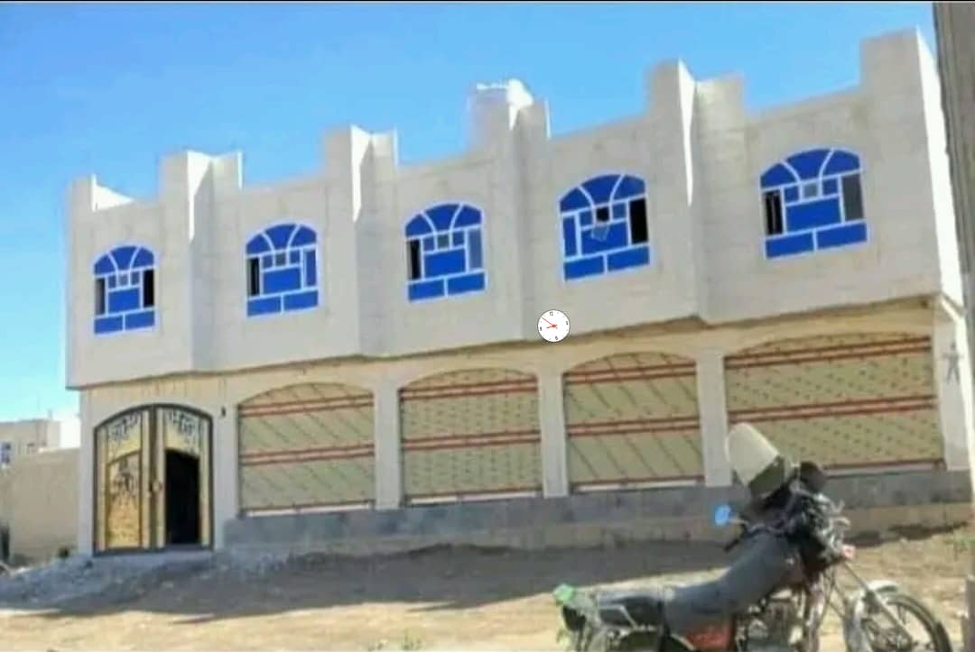 الشقه في الدور الثاني كامل  مستقله  
يتوفر  شقه دور ثاني سوق حزيز صنعاء 
شقه دور ثاني مع مدخل خاص خزان وحوش لسياره قريب سوق حزيز اذا فيه مستاجر جاهز  وجاد 
الشقه مستقله معا سطحها وحوش السياره والشقه تكون من مجلس وحمام مستقله وثلاث غرف ومطبخ وحمام 
الشقه لكس 
الإيجار من الاخر 
80