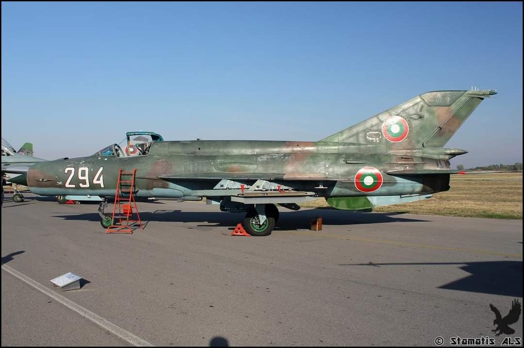 Stam_A337's tweet photo. 🇧🇬 Bulgarian Air Force
MiG-21bis, 294
An-30
PC-9M Pilatus, 666
Graf Ignatievo AFB (LBPG)
#BuAF #BulgarianAirForce #mig21 #An30 #pc9m #GrafIgnatievo https://t.co/DHgz5Q9pXK