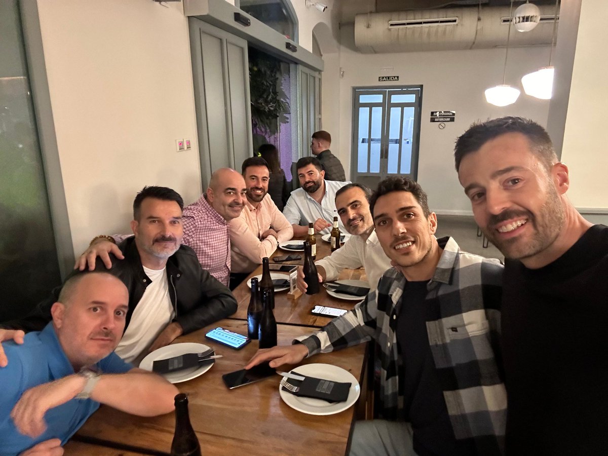 CB MaxiAlcosa tweet media