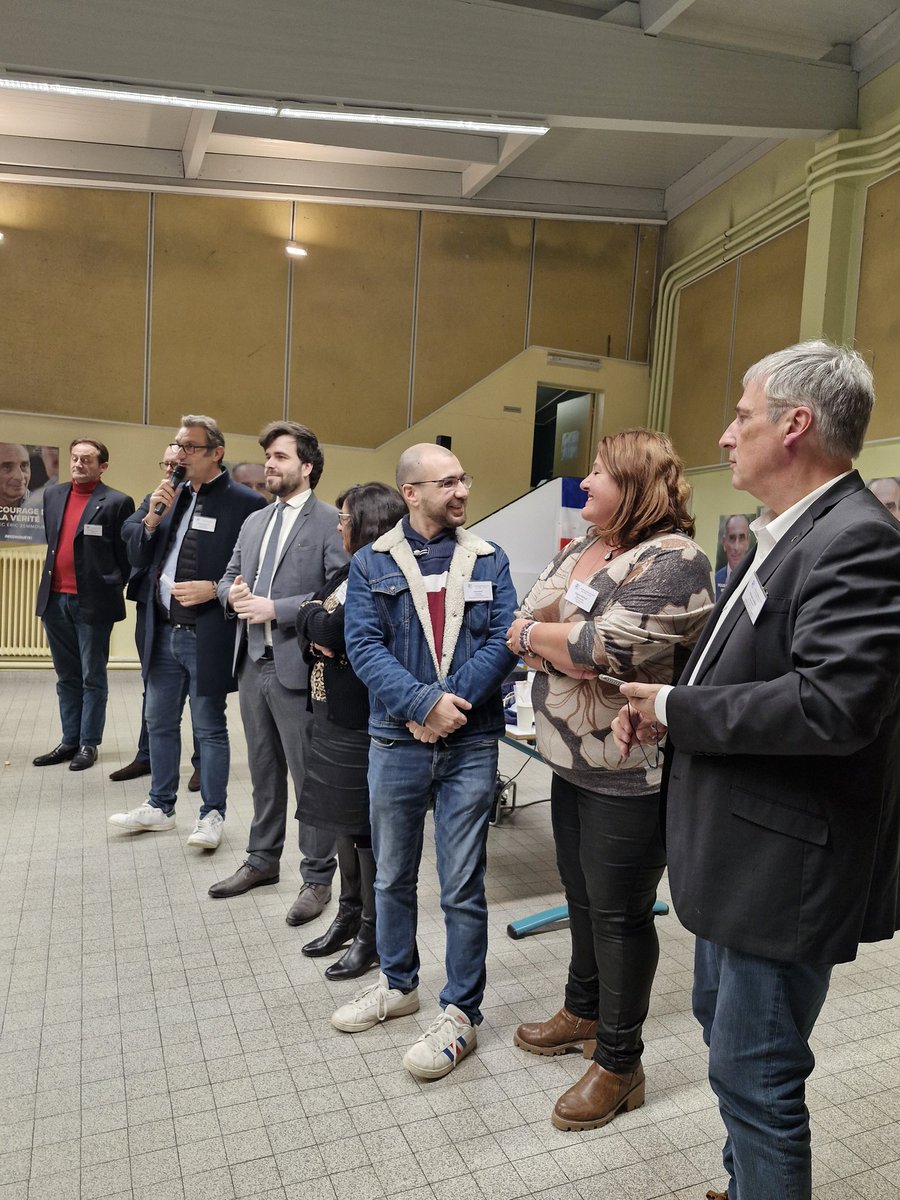 Reconquete95's tweet image. Mercredi 20 novembre, 90 militants et sympathisants de #Reconquête95 se sont réunis autour d'un magnifique buffet. Merci à @ThomasCulerrier pour sa présence et des échanges instructifs et passionnants. Bravo à tous nos convives pour leurs contributions gourmandes !