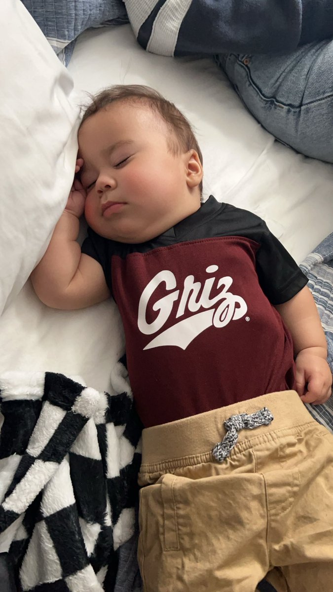 kjbrown32's tweet photo. Starting the #brawlofthewild young. #mmafanzone https://t.co/djVsa7amWL