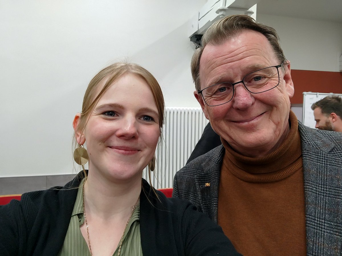 Heute Bundesmitgliederversammlung von <a href="/Volksentscheid/">Mehr Demokratie e.V.</a> in Halle mit unserem langjährigen Mitglied <a href="/bodoramelow/">Bodo Ramelow</a>. "Wenn wir das Ansehen der Parlamente stärken wollen, müssen wir die Rechte der Bürger stärken." Word!