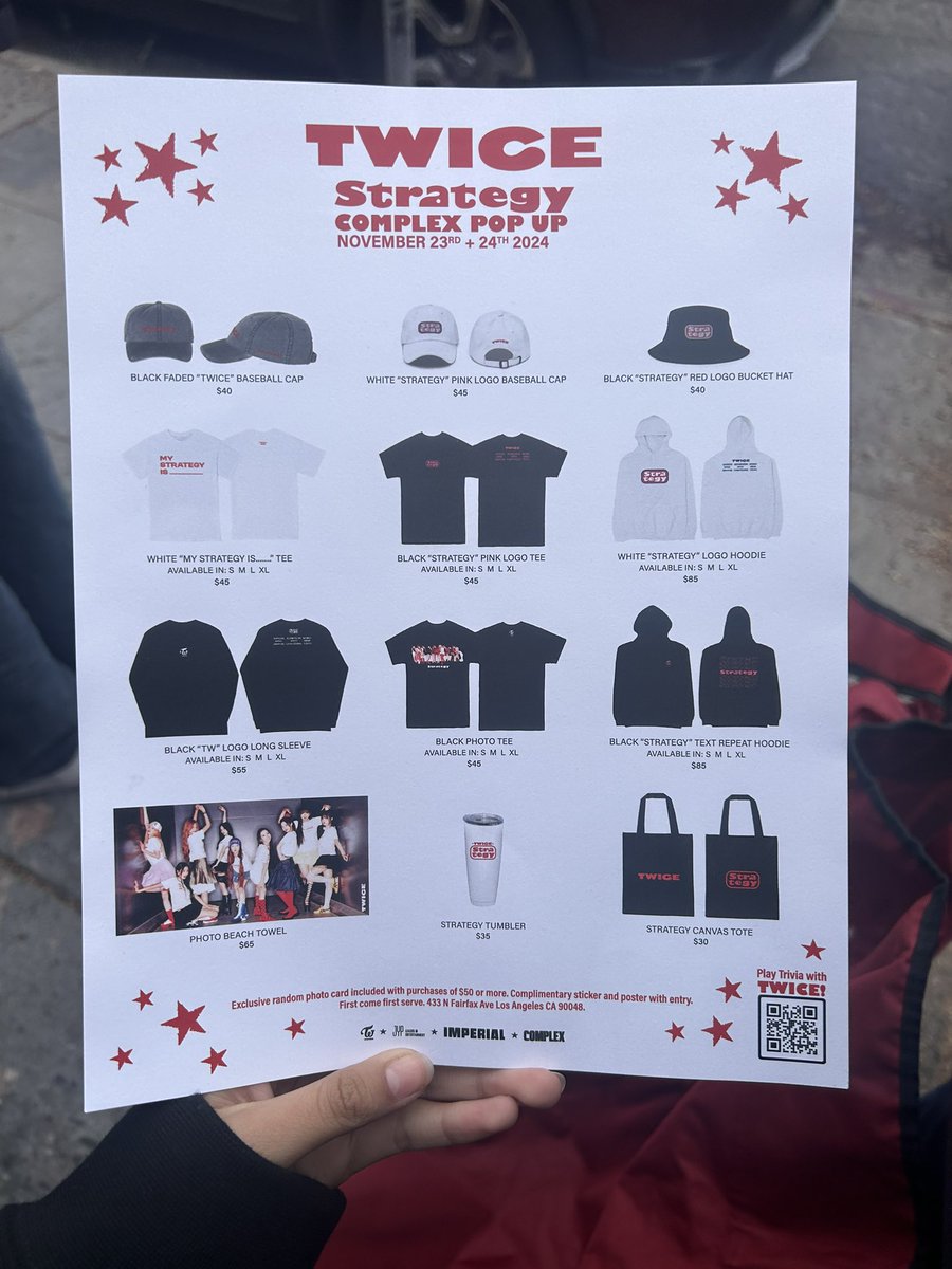 httpallisonn's tweet image. here are the prices for TWICEs LA POP UP!! with the QR code in the bottom you can play a mini trivia game if your ever bored in line 😊💞💖 #TWICE #TWICE_STRATEGY #TWICEpopup #twice