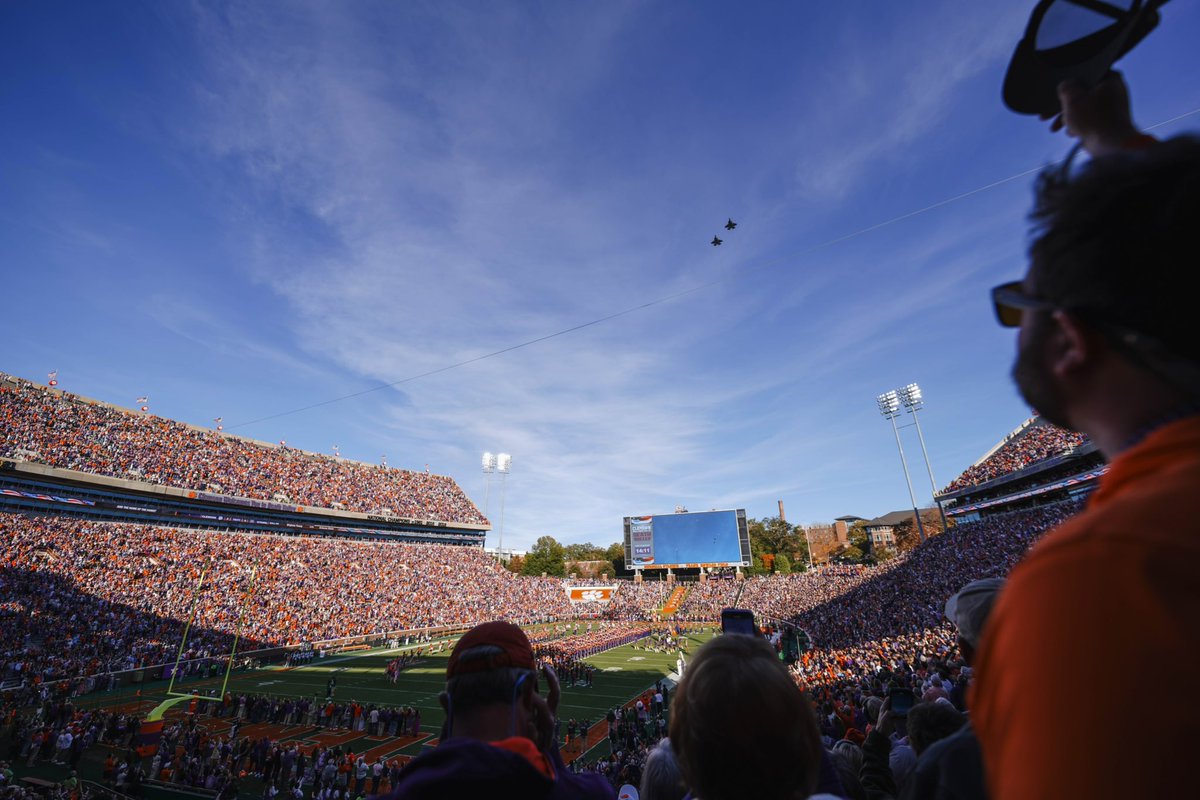 ClemsonFB's tweet photo. Land of the free because of the brave 🇺🇸 https://t.co/SepMdSqYdR