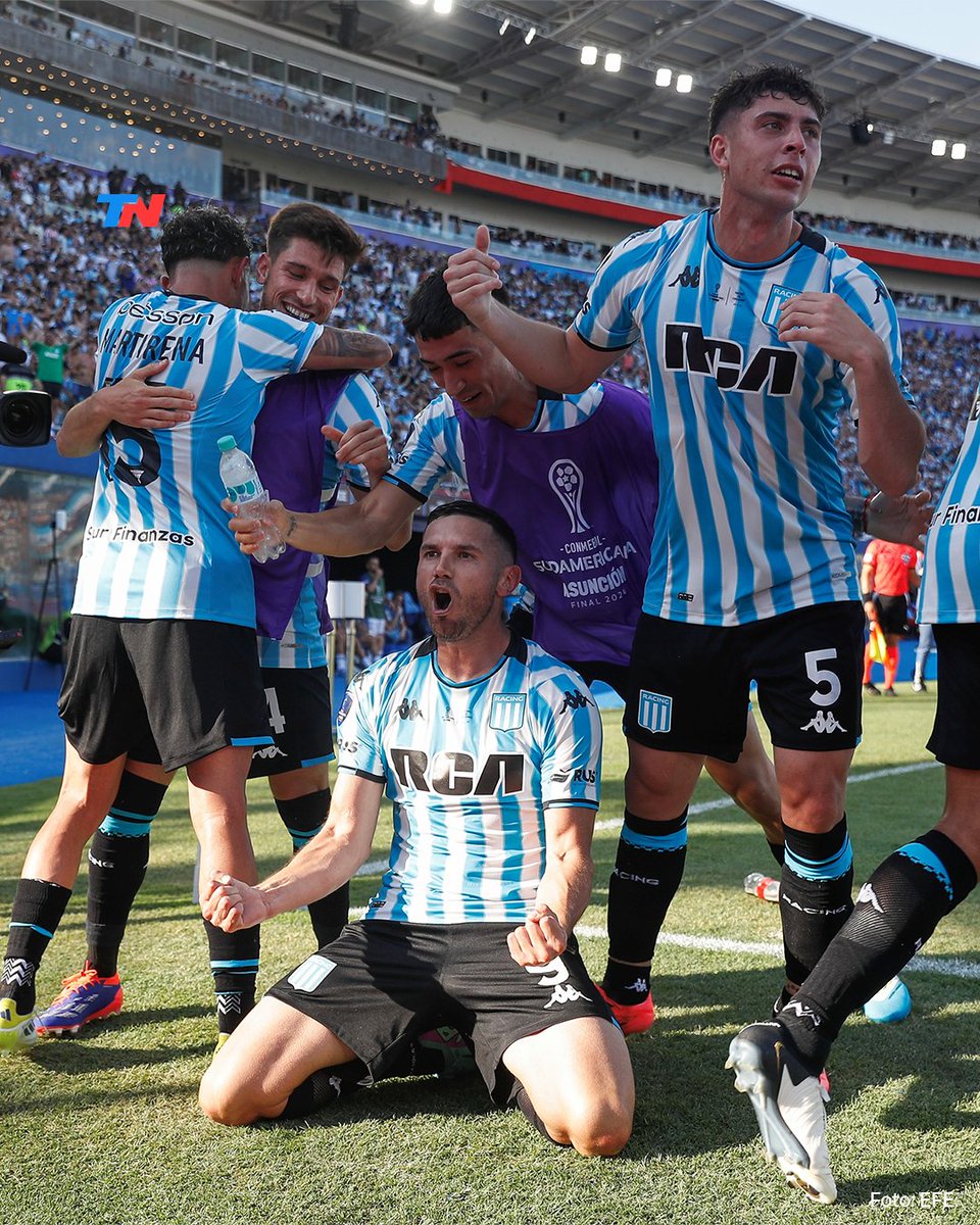 todonoticias's tweet photo. ¡UNA MARAVILLA! ✨ 

Adrián Martínez estiró la cuenta: Racing le gana 2-0 a Cruzeiro en la final de la Copa Sudamericana.

https://t.co/hDnSL5Ipxe https://t.co/rSFrajgndo