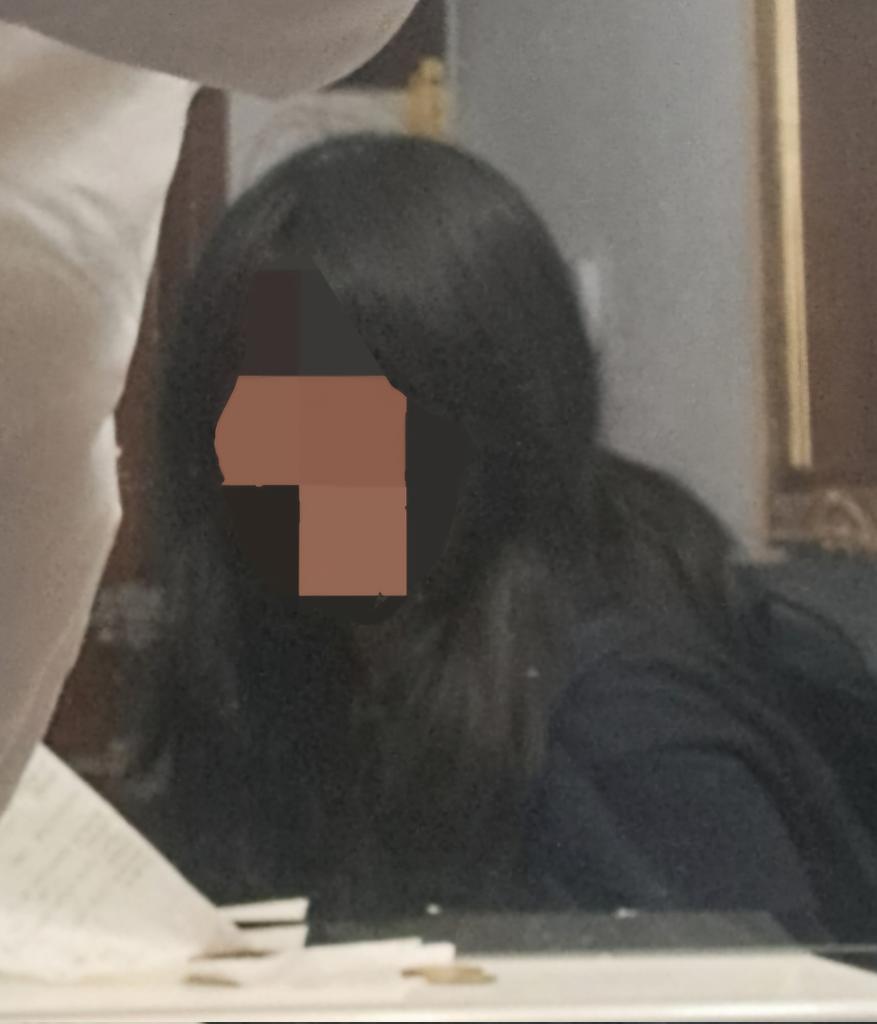 StolasYT's tweet photo. Foto mía pq me aburro gente pero como siempre será un misterio la cara xD #StolasYT #ladyRubi #DogdayYT #Fotos #Nssiesfacereveal #h https://t.co/ZmAqxxbMJs