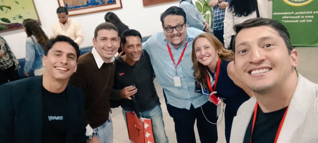 ocostechnology's tweet photo. @ccv_valencia @CrixtoPay @HolaMuney @TourdigitalMall @soy_ecommerce  gracias por el evento estaré pendiente para los demás disculpen los que no nombró ,aún no los registro ,gracias https://t.co/F7zm8LSHWo