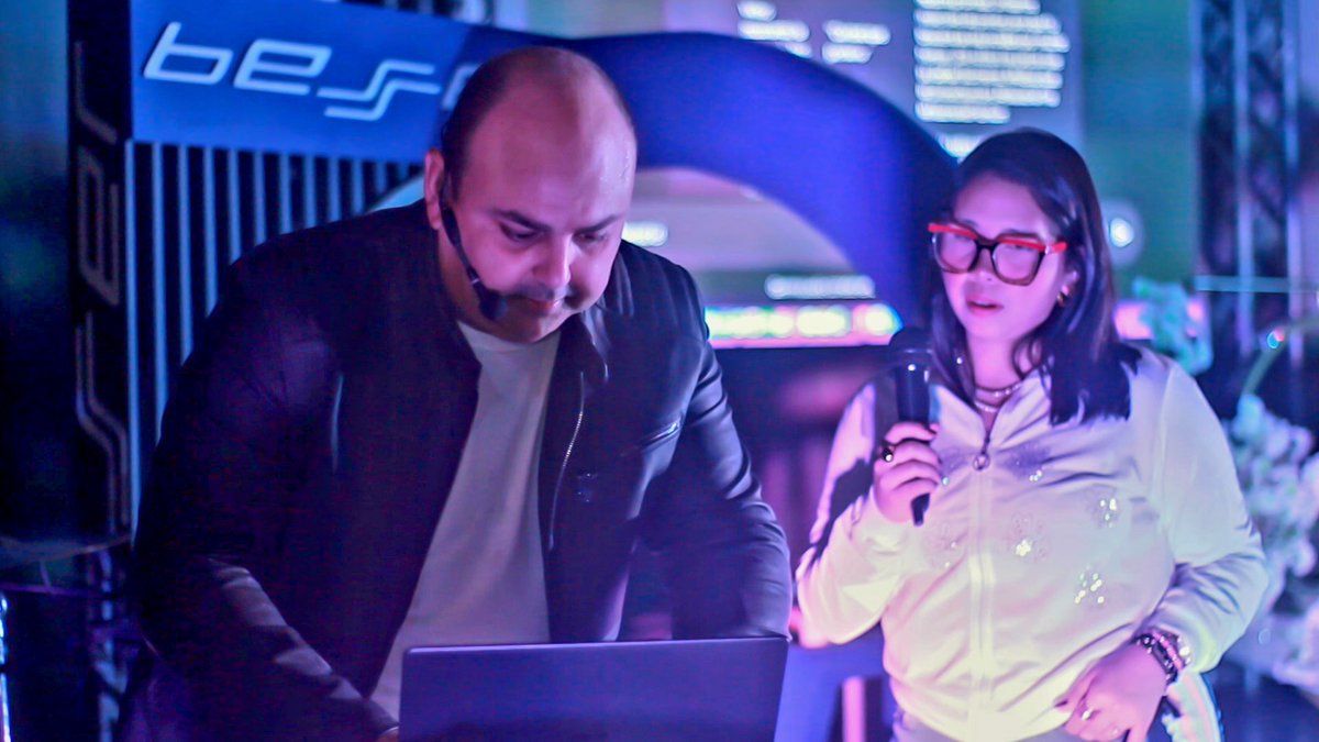 🎤 Vende más con IA 🚀
El 13 de noviembre compartí herramientas poderosas sobre Inteligencia Artificial en el Encuentro de Mujeres Creativas y Marketing en Punto Fijo, Falcón. ¡Apliquen lo aprendido y transformen sus negocios! 💡✨ #IA #Marketing