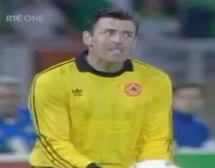 SmithFabbro's tweet photo. @LaurensJulien @classicshirts @PackieBonner1 Top stuff Julien! Now this is the expression you need to have to give it the full Bonner effect… https://t.co/GPJrPPXfhl