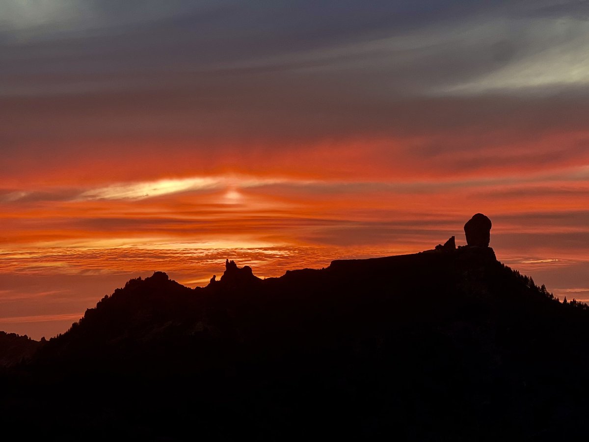Lo que bien empieza, bien acaba…y el cielo se volvió a teñir de rojo, para despedir éste Sábado! 🌄🌲
Buenas noches! 😴💤🌙 

<a href="/EmocionesCan/">Emociones Canarias</a> 
<a href="/VickyPalmaMeteo/">Vicky Palma</a> 
<a href="/Tejeda_GC/">Ayuntamiento Tejeda</a>