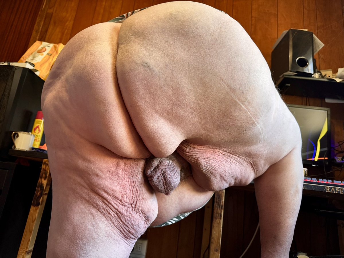 Hungry ass

#superchub #gaysuperchub #fatass