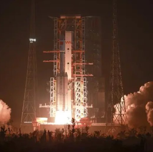 CanaleYaoyang's tweet image. 🚀 Tianzhou-8 in orbita!
Il 15 novembre, il Long March 7 Y9 ha lanciato con successo la navicella cargo. Prossimo passo: attracco con la stazione spaziale. 🌌 #CinaSpazio #MissioneCompiuta