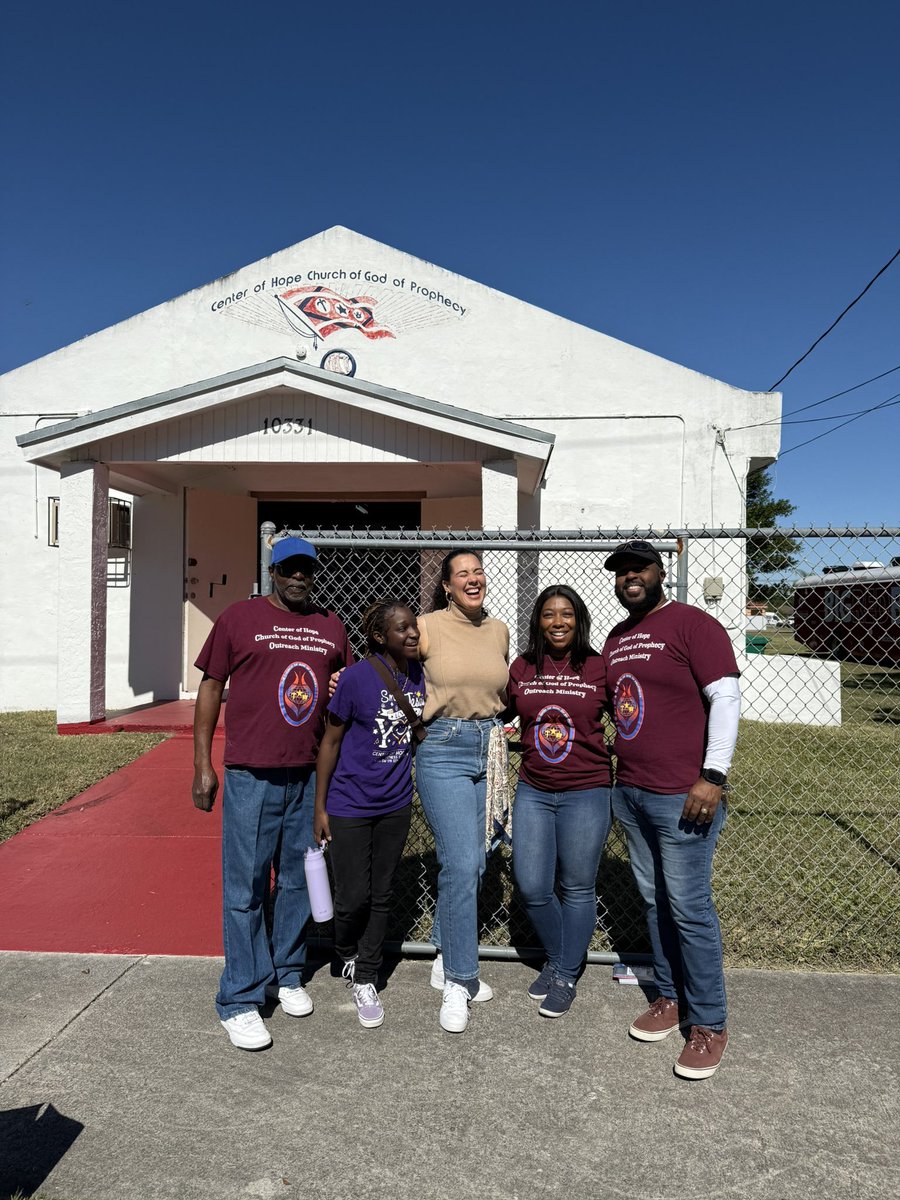 downsbenjamin's tweet image. Turkey Giveaway with Commissioner @kionnemcghee &amp;amp; Senator @AlexisMCalatayu at Center of Hope! What a blessing to the community they were today!
