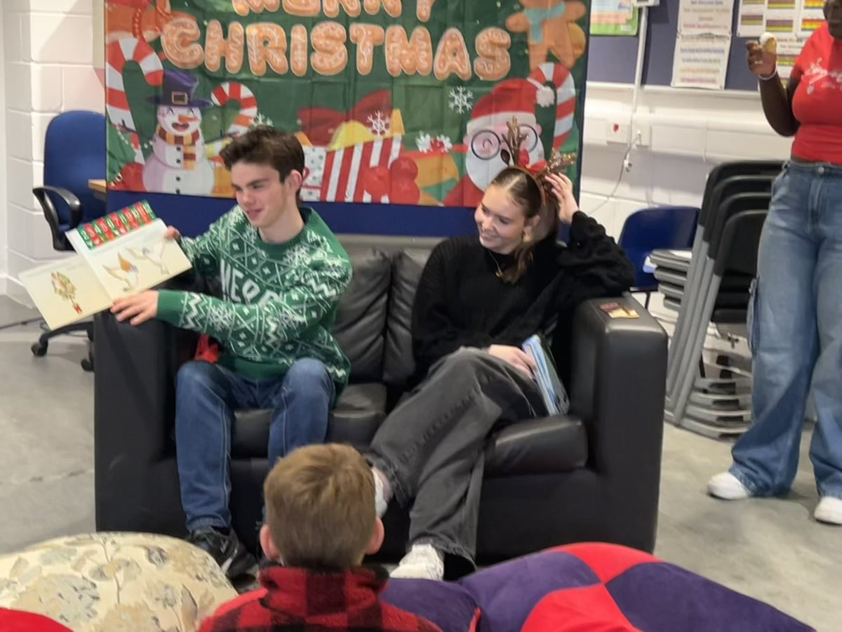 The Reading Cafe tweet media