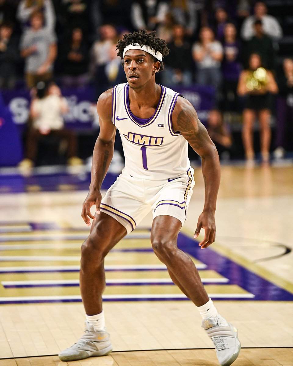 JMUMBasketball's tweet image. Hot out the gates. 

@XaeBr0wn hits his third 3-pointer of the day to give the Dukes a 13-8 lead with 12:30 left in the first.

#GoDukes