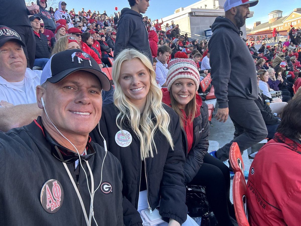PaulSmithUGA95's tweet photo. #saturdayinathens https://t.co/ID8qnRK1DE