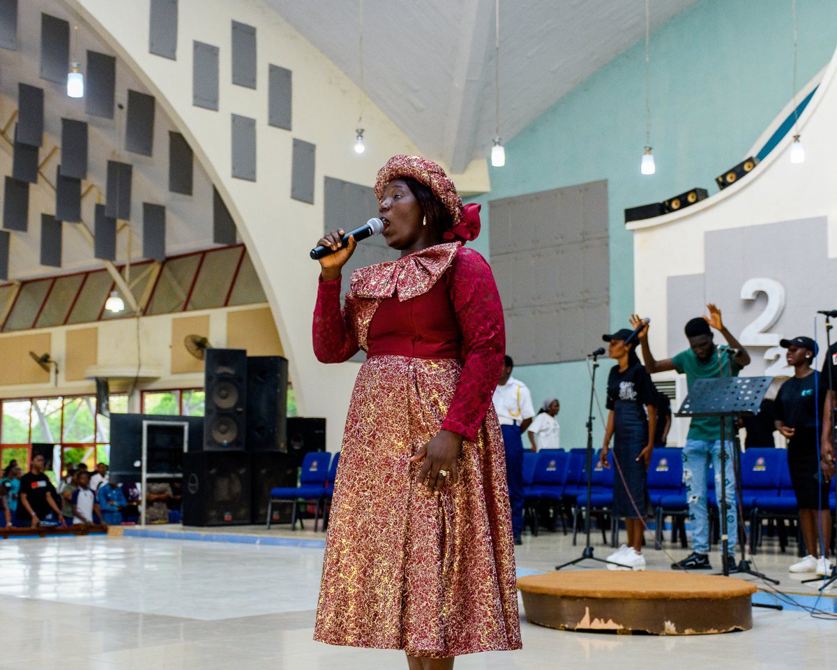 bui_chapel's tweet photo. Today's praise ministration was beyond glorious 🤩
PDW is definitely an experience to not be missed
#bowenchapel #pdwf #PWD2024 #bowenuniversity https://t.co/LkktkCCnAP