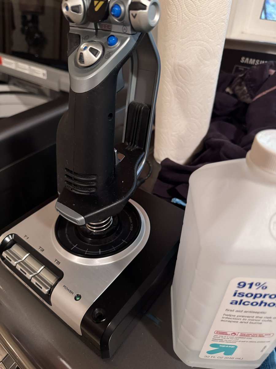 ASMRdestiny's tweet image. Breaking out the ol’ flight stick for #FlightSimulator2024….and the rubber is sticky 😬