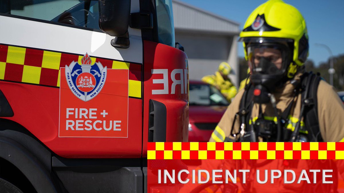 FRNSW_RS3's tweet photo. @FRNSW on scene at rural property house fire about 10km north of #Berrigan supporting @NSWRFS
Home totally involved in fire. No reported injuries
#FRNSW firefighters from #Berrigan & #Jerilderie attending
#FRNSW https://t.co/qwZyHgAIyU