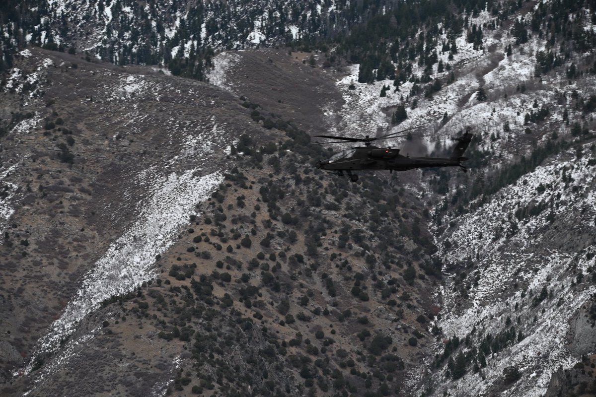 UTNationalGuard's tweet image. The Utah National Guard welcomes the crews of the 1-211 Aviation back home with the newest AH-64E Apache Guardians. They bring home the first 4 of 24 of the most modern and lethal attack helicopters today.