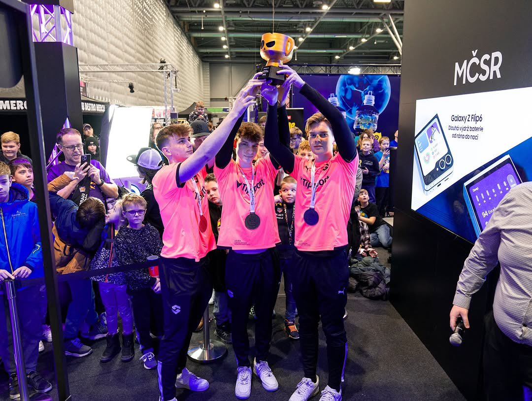 python_fa's tweet image. Won LAN event in Brno (Czech Republic), this LAN was insane despite playing just 2 matches, ggs to our opponents &amp;amp; huge thanks to my teammates. 💙 (I’ve been on 9 LAN events accross 3 countries so far, hopefully this number will only increase. ✌️)