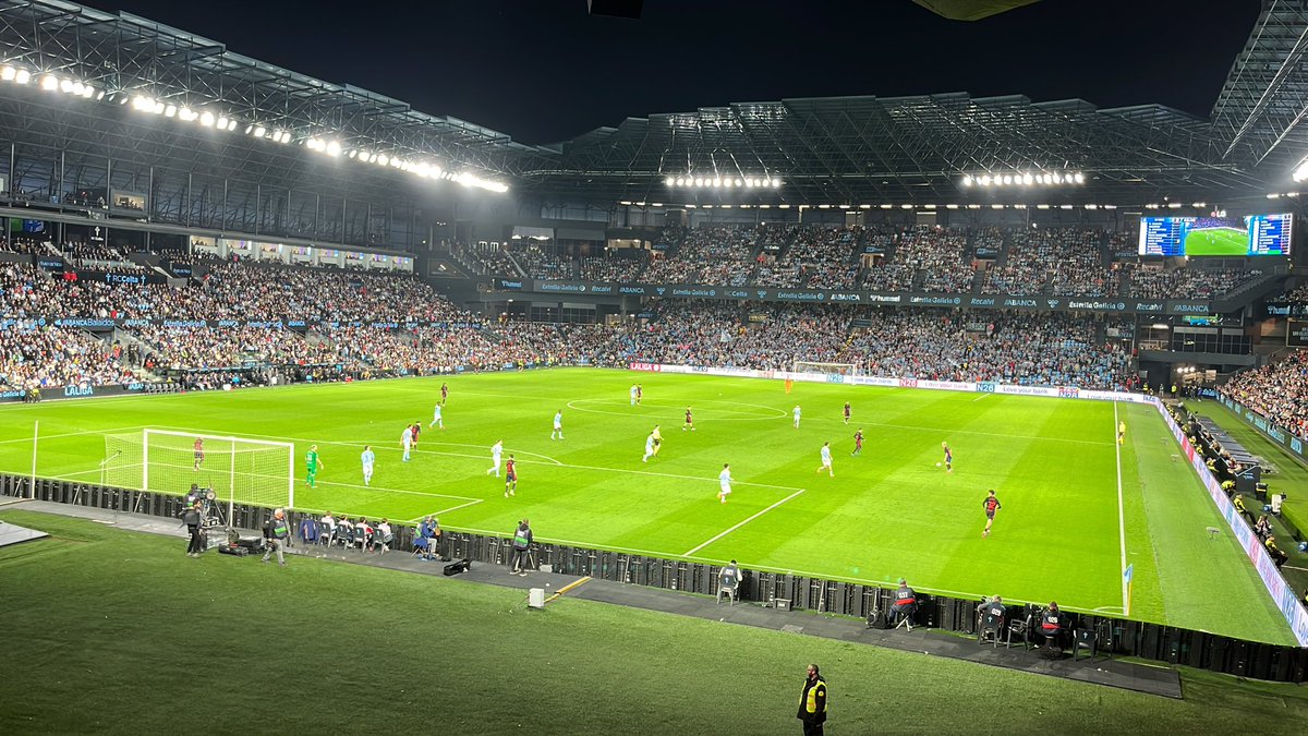 Que cracks los de comunicación de <a href="/RCCelta/">RC Celta</a>. Durante el descanso crean un resumen a modo de rap del primer tiempo con inteligencia artificial. 

Una más de las “sorpresas” que están ofreciendo continuamente. 

Espectáculo más allá del juego en el campo 
#semprecelta