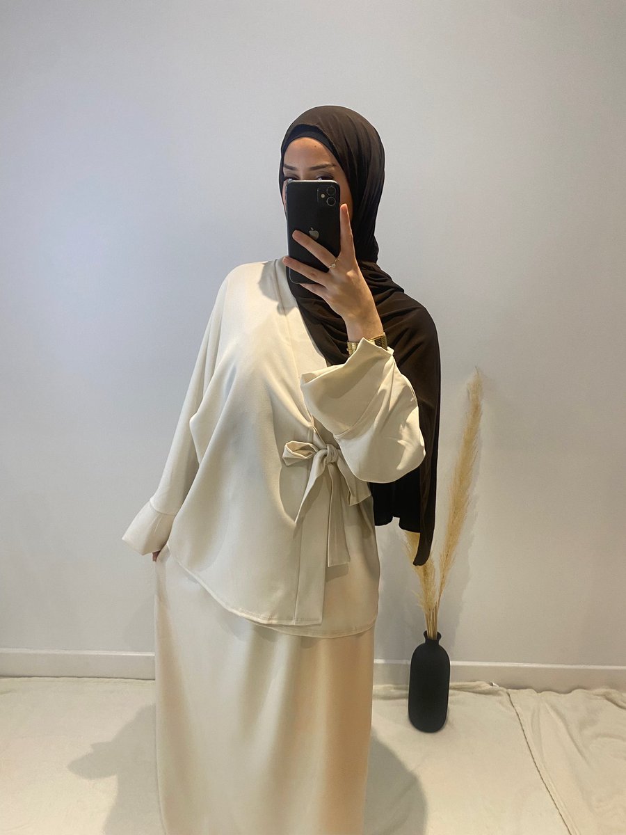maaydah_'s tweet photo. 🎀 CONCOURS 🎀

Un lot avec un ensemble kyoto beige et un jersey coton premium beige à gagner d'une valeur de 30€ pour l'une d'entre vous
Règles à suivre pour participer:
- liker le post
- RT le post
- être abonnée au compte @maydahco

Résultat 29/11 https://t.co/4NnT6yVuu8