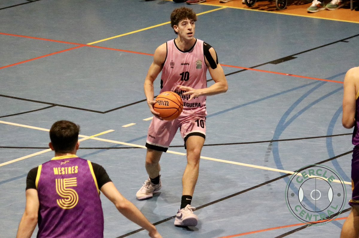 🏀 Castigats. El Tenea <a href="/CBEsparreguera/">CB Esparreguera</a> ha perdut 95-83 a la pista del <a href="/jacsants1935/">JAC Sants Barcelona</a>. L’encert dels barcelonins des del triple (16/25) ha penalitzat moltíssim l’equip de <a href="/Norberto_Guerra/">Norberto Guerra</a>. L’arbitratge tampoc no ha ajudat els esparreguerins, que es posen amb 5V i 2D. #Esparreguera